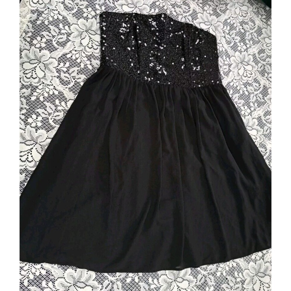 Limited Edition Dress Size 16 Black Sequin Strapless Side Zip Flowy Lined Target